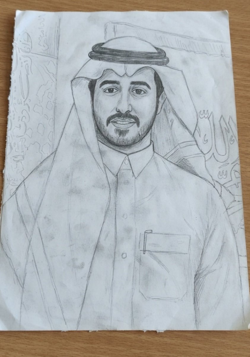FaoziahM's tweet photo. @amhd1409 تشرفت برسم لوحه فنيه الاستاذ عبدالله الدوسري✍🏻  
 يارب يشوفها وتنال اعجابه.
وا يجبر بخاطري  هديه بسيطه 💰🌺 https://t.co/KRS47dbhYh