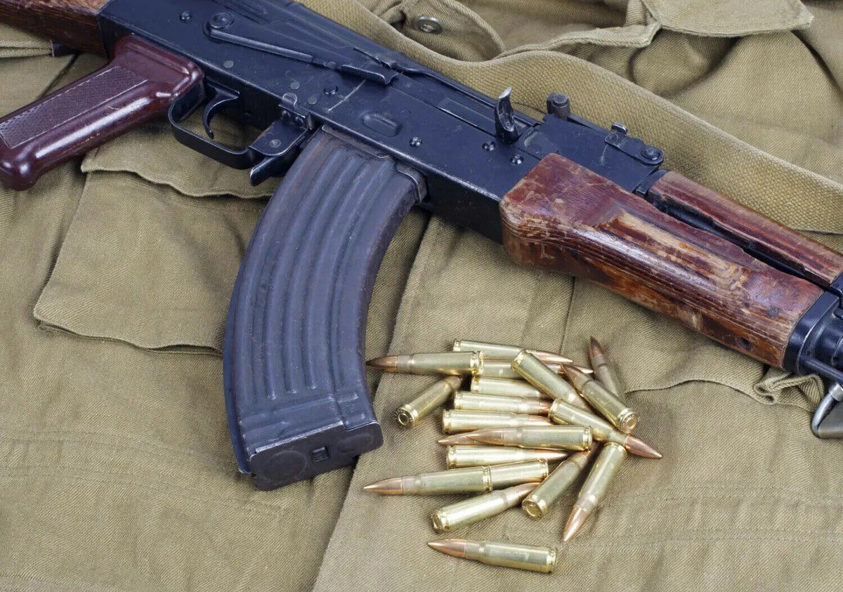 AlgoTeacher's tweet photo. BREAKING: South African Police Service finds many rounds of live ammunition and AK-47 assault rifles in an ongoing operation against illegal mining in Westonaria. The question is: why are illegal foreign miners armed with weapons of war if their operation is all about mining? https://t.co/V8te09zv5b