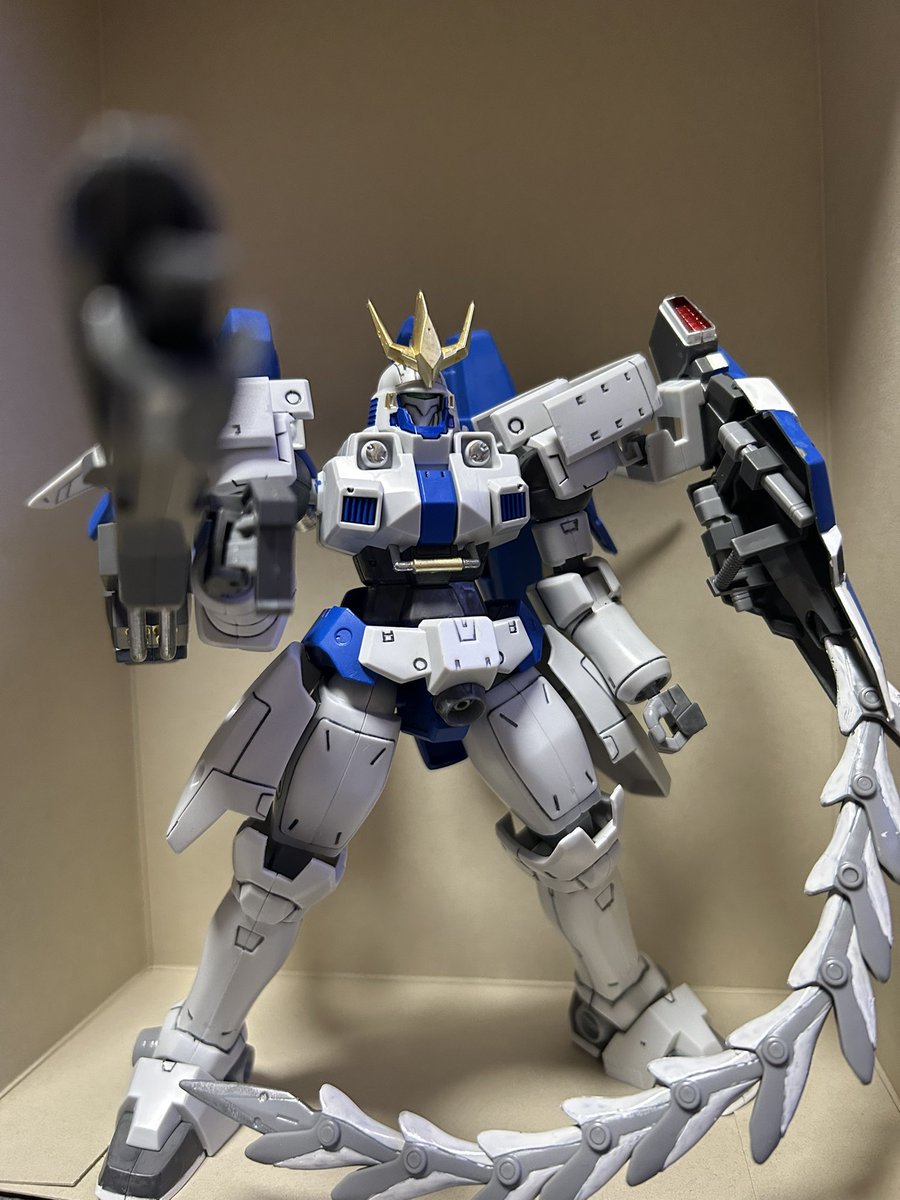 chunzo_ts's tweet photo. 旧キット 1/100『トールギスⅢ』
完成〜！

ちょいちょい色塗りして、
オリジナルとは違う部分あるけど
良い感じに出来たと思う！

すごく楽しめました！
明日は何作ろうかな〜

#ガンプラ
#ガンプラ好きと繋がりたい
#旧キット
#トールギス https://t.co/s64ZoBsA0d