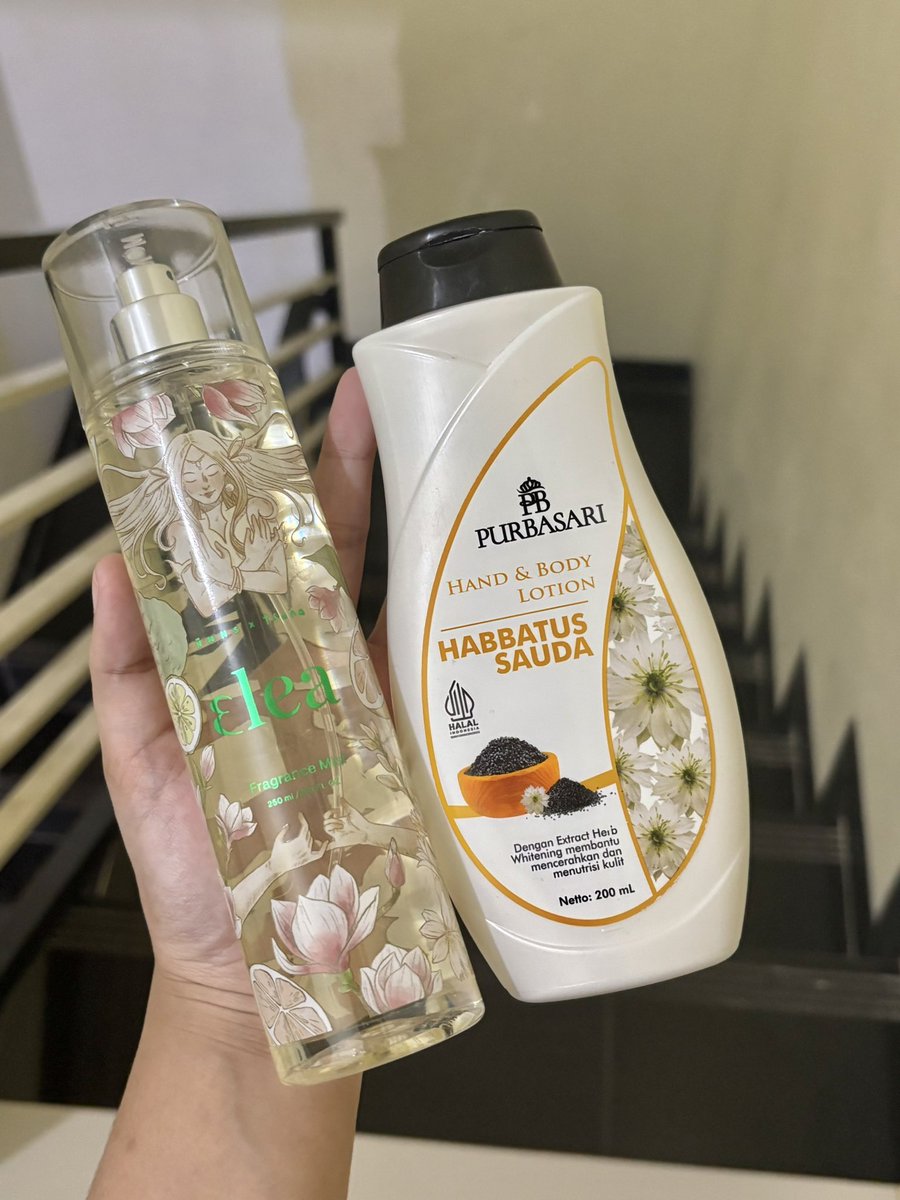 romapntis's tweet photo. definisi COMBO MEMATIKAN😭🫵🏻

layering dua ini badan jadi wangi seharian bahkan panas panasan sekalipun! https://t.co/80QDxvxeoO