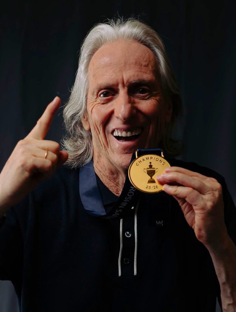ousadiaemcampo's tweet photo. ⚠️🇵🇹 AGORA! Jorge Jesus será o novo técnico da seleção de Portugal.

O treinador vai se reunir com a Federação Portuguesa de Futebol para assinar os termos do contrato.

Roberto Martínez anunciou hoje a sua saída da Seleção Portuguesa.

🗞️ @abolapt 
📸 Al Nassr https://t.co/k1EppWnXKN