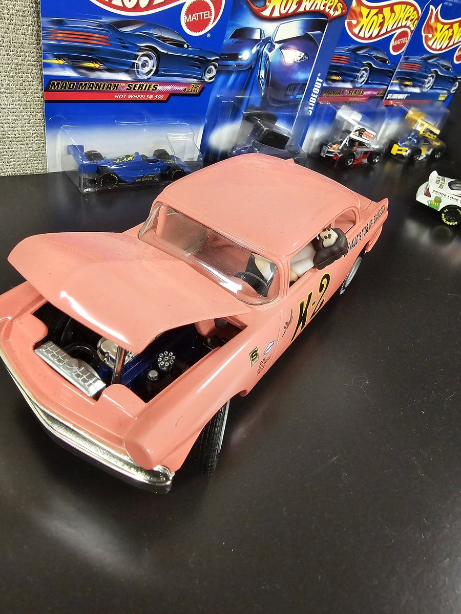 Celebrait's tweet photo. @DaleJr my office had a phase where they were showing up on coworkers desks, here's where he decided to hang out when he got to mine https://t.co/pqOgeVJgLp