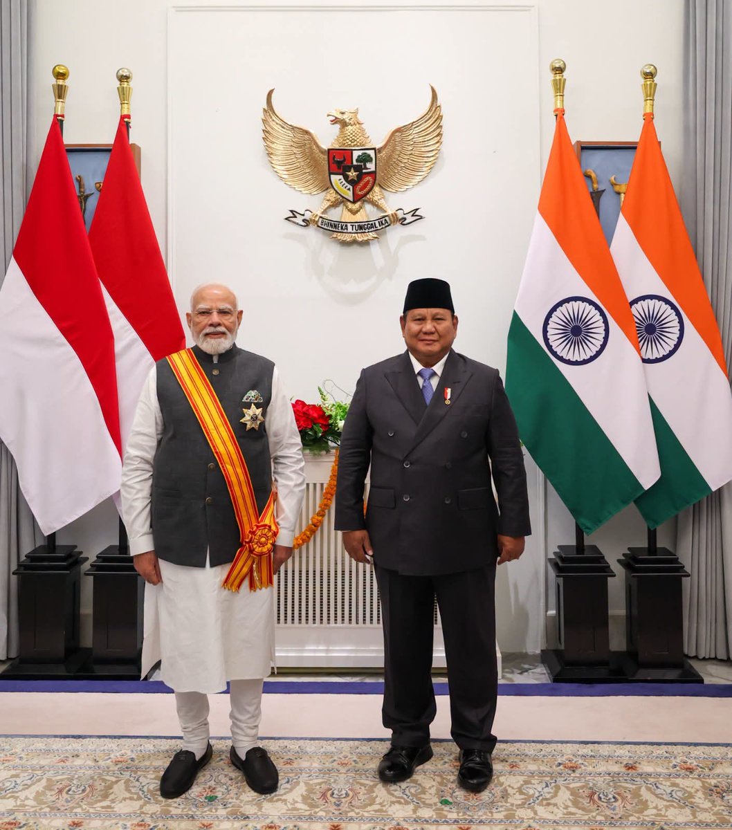 drvedlilhare's tweet photo. The conferment of Indonesia's highest civilian honor, the 'Bintang Adipurna Medal of Honour,' upon Shri Narendra Modi is a testament to India's rising stature on the global stage, as well as a tribute to the pride of 1.4 billion Indians and India's growing global influence. https://t.co/wnijqMYUW9