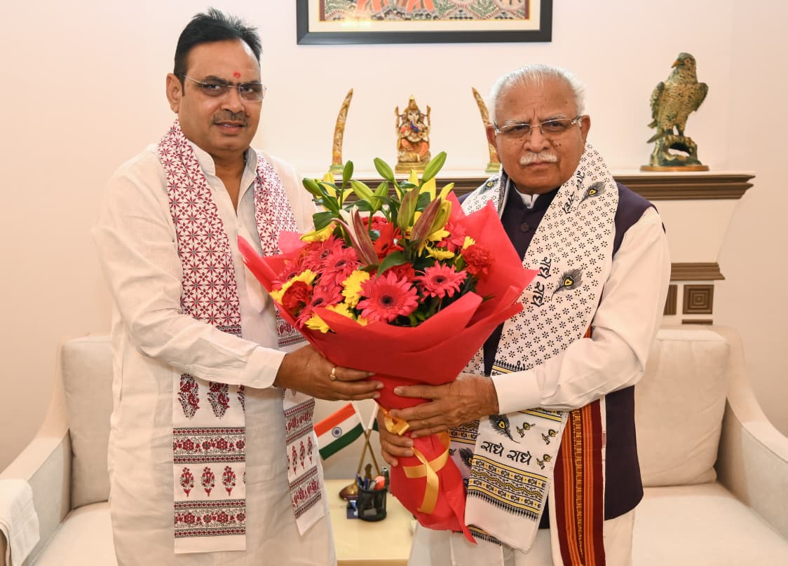 DIPRRajasthan's tweet photo. मुख्यमंत्री भजनलाल शर्मा का नई दिल्ली दौरा

केन्द्रीय मंत्रियों से मुलाकात कर ऊर्जा, मेट्रो, जल परियोजनाओं, नवीकरणीय ऊर्जा और कृषि से जुड़े मुद्दों पर की विस्तृत चर्चा

https://t.co/UG58pDuijH https://t.co/opCzPeezNE