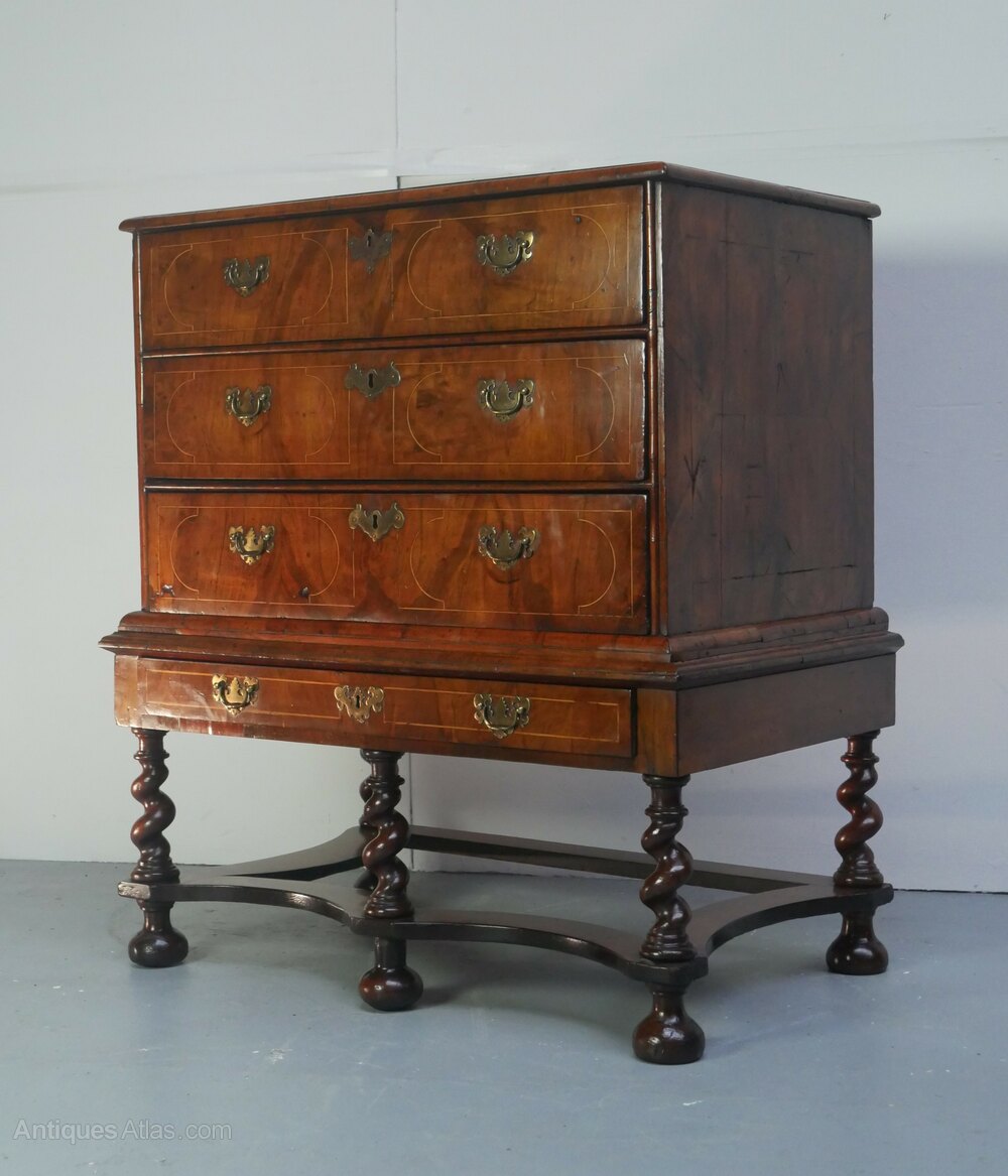 antiques_atlas's tweet photo. SELLING On✨Antiques   ✨Atlas  We have
Millers Antiques of Wooler https://t.co/o8a8hfHdG0 Items for sale include
English Walnut Chest on Stand 1690-1700
#antique #antiques #antiquefurniture #statleyhomedecor #statleyhome https://t.co/gzIl43cbS4