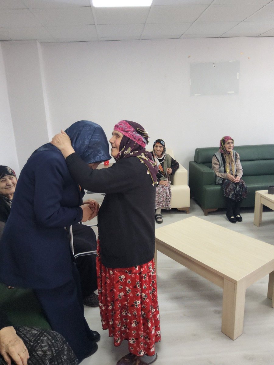 Kars_Acik_Kapi's tweet photo. 📍#KarsHuzurevi

Valimiz Ziya Polat'ın talimatları doğrultusunda; hayat tecrübeleri ile bizlere yol gösteren, gölgesinde huzur ve neşe bulduğumuz baş tacımız, ulu çınarlarımızı ziyaret ederek hayır dualarını aldık.

@ziyapolat73 
@KarsValiligi https://t.co/kkfdczLQh6