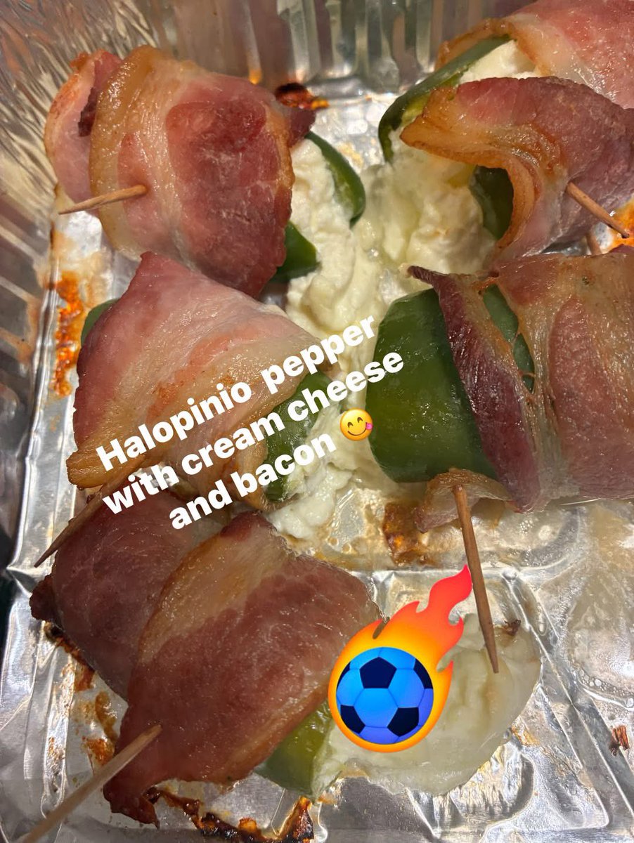 _kimpastabowl_'s tweet photo. I can’t stop thinking about my mom’s spelling of “jalapeño” in her Facebook post. Right up there with “Jorjor Well” https://t.co/cWDvLpU4jn