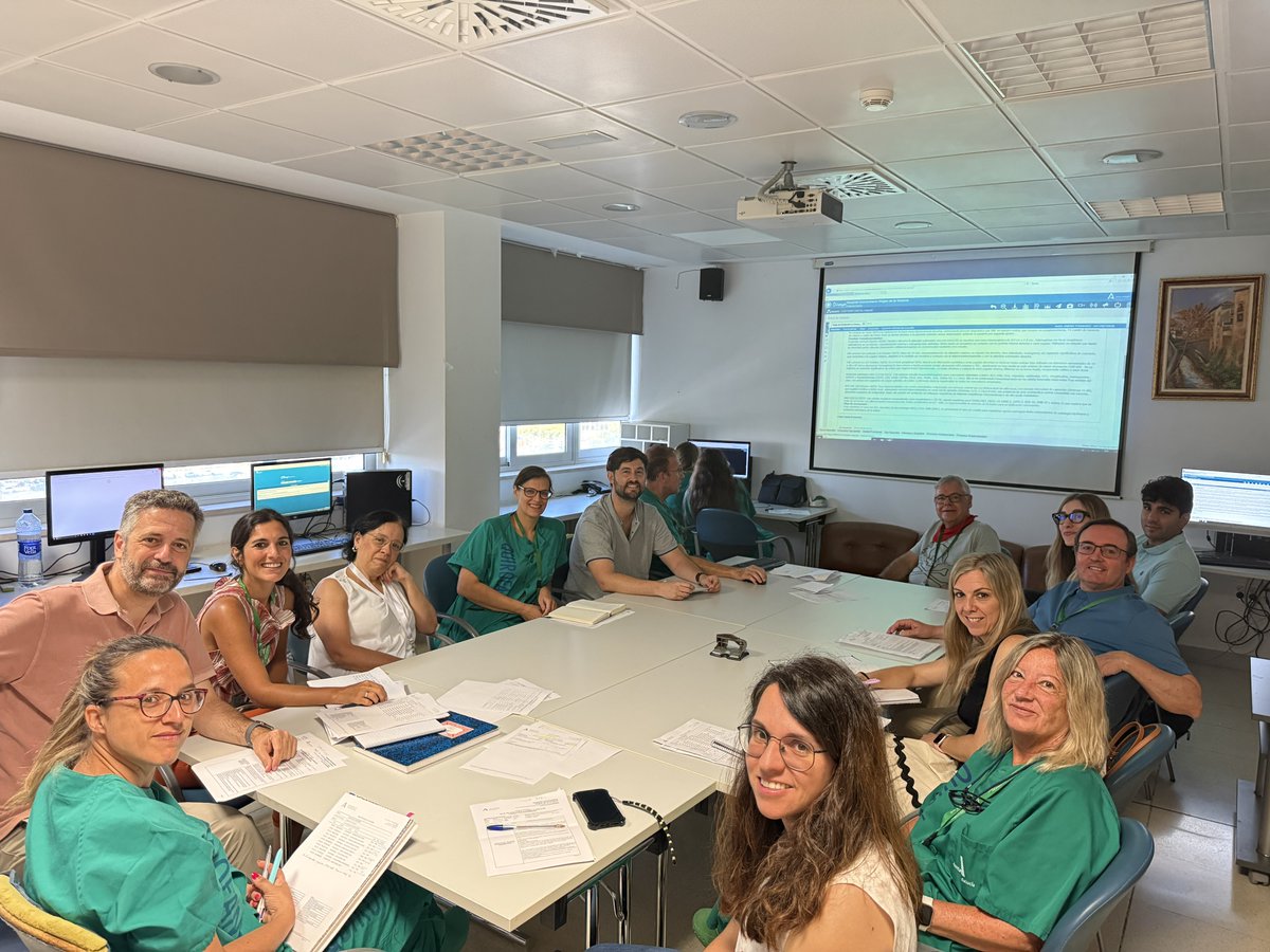RNCsantander's tweet photo. El superteam de #cirugiaendocrina del #clinico @HUVV_SAS a tope en #SanFermin #comitetumores #quirofano #cirugiaoncologica @CirEnd_AEC @aecirujanos @asacirujanos @olgarguerrero70 @JorgeMalaguista @e67904 @aguayo_UM @JosLuis31546349 @InfoUMA @teolopezuma https://t.co/DfMX05AQxs