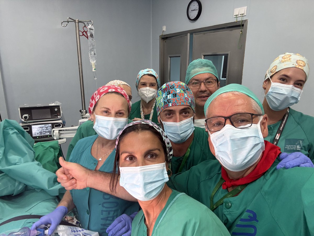 RNCsantander's tweet photo. El superteam de #cirugiaendocrina del #clinico @HUVV_SAS a tope en #SanFermin #comitetumores #quirofano #cirugiaoncologica @CirEnd_AEC @aecirujanos @asacirujanos @olgarguerrero70 @JorgeMalaguista @e67904 @aguayo_UM @JosLuis31546349 @InfoUMA @teolopezuma https://t.co/DfMX05AQxs