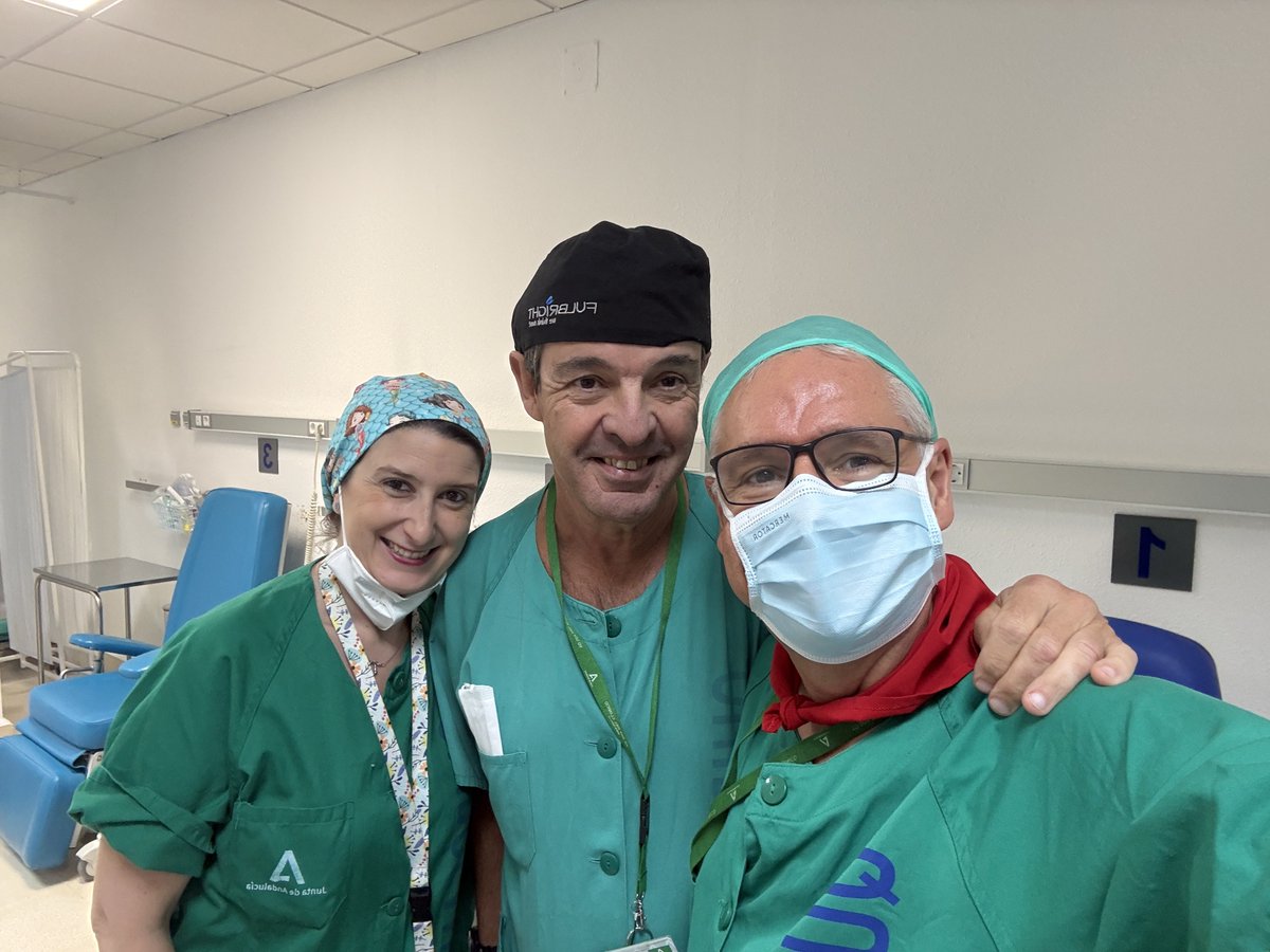 RNCsantander's tweet photo. El superteam de #cirugiaendocrina del #clinico @HUVV_SAS a tope en #SanFermin #comitetumores #quirofano #cirugiaoncologica @CirEnd_AEC @aecirujanos @asacirujanos @olgarguerrero70 @JorgeMalaguista @e67904 @aguayo_UM @JosLuis31546349 @InfoUMA @teolopezuma https://t.co/DfMX05AQxs