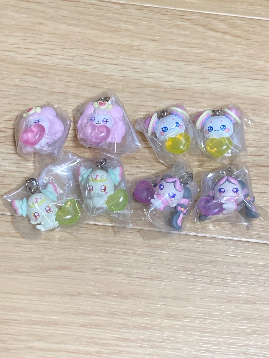 st_sky515's tweet photo. 【交換】プリキュア めじるし アクセサリー チャーム

【譲】ふわ×2、ぱふ×2、
            ぷりるん×2、めろろん×2

【求】リンクルン、
　　　ココロパフューム

都内手渡し希望

お気軽にお声がけください✨ https://t.co/85K0CDAaeY
