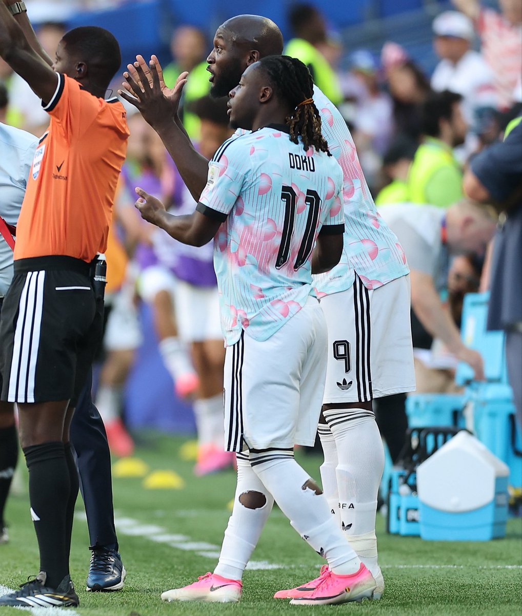ActuFoot_'s tweet photo. 🚨 LES REMPLAÇANTS DE LA BELGIQUE 🇧🇪 SONT IMPLIQUÉS DANS 9 BUTS LORS DE CETTE COUPE DU MONDE !!! ⚽️🎯

C’est un RECORD ABSOLU dans l’histoire de la compétition. 👇

🥇 2026, Belgique 🇧🇪 : 9 BUTS
🥈 2014, Pays-Bas 🇳🇱 : 7 buts
🥉 2026, Sénégal 🇸🇳 : 7 buts 

📊 @OptaJean https://t.co/KS2BIgVXzG