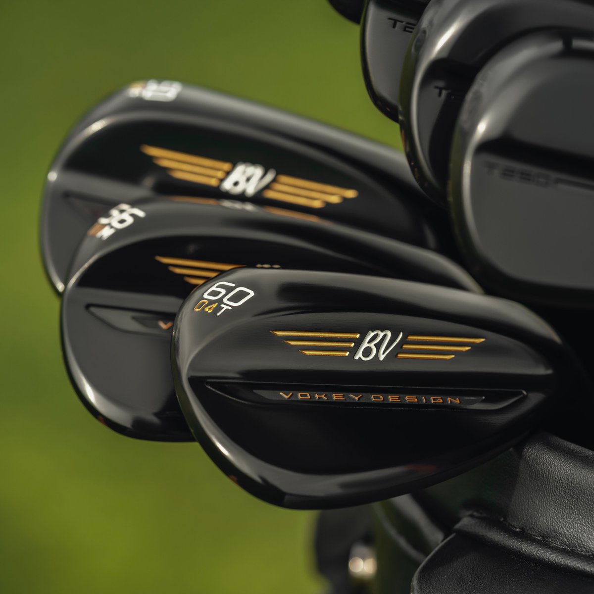 GolfShopOnline's tweet photo. Introducing the limited-edition Titleist Vokey SM11 Black Vapor Wedge with Flight Lines ⚫

Engineered with Parker McLachlin for perfect setup every time. From flop shots to bump-and-runs, dial in your short game with confidence.

Pre-order here: https://t.co/PHm0QQuCcN https://t.co/TfBviUR26d
