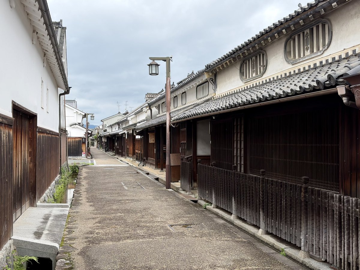 pededeck's tweet photo. 大阪京都から直通1時間圏内かつ最寄り駅から徒歩5分という好立地でありながら、観光地化しておらず日曜でも静寂に包まれた日本屈指の伝建地区を歩くことができた https://t.co/Ueq7goJ0AG