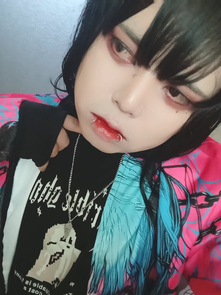 Uzu1439's tweet photo. 好きなもの…女、エペ、パチスロって言いそうな男になったよ（生存報告） https://t.co/uVL4InexpZ