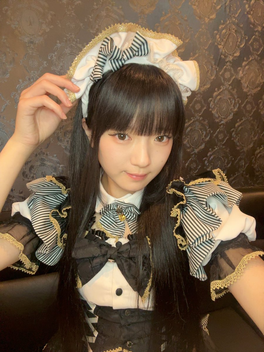 rinchan1203's tweet photo. @b5GE9Kk96P54604 初めまして！なんばのモエナティクで働いてますもっちゅりんです！
よかったらお願いします🙇 https://t.co/M9I1WW4Teh