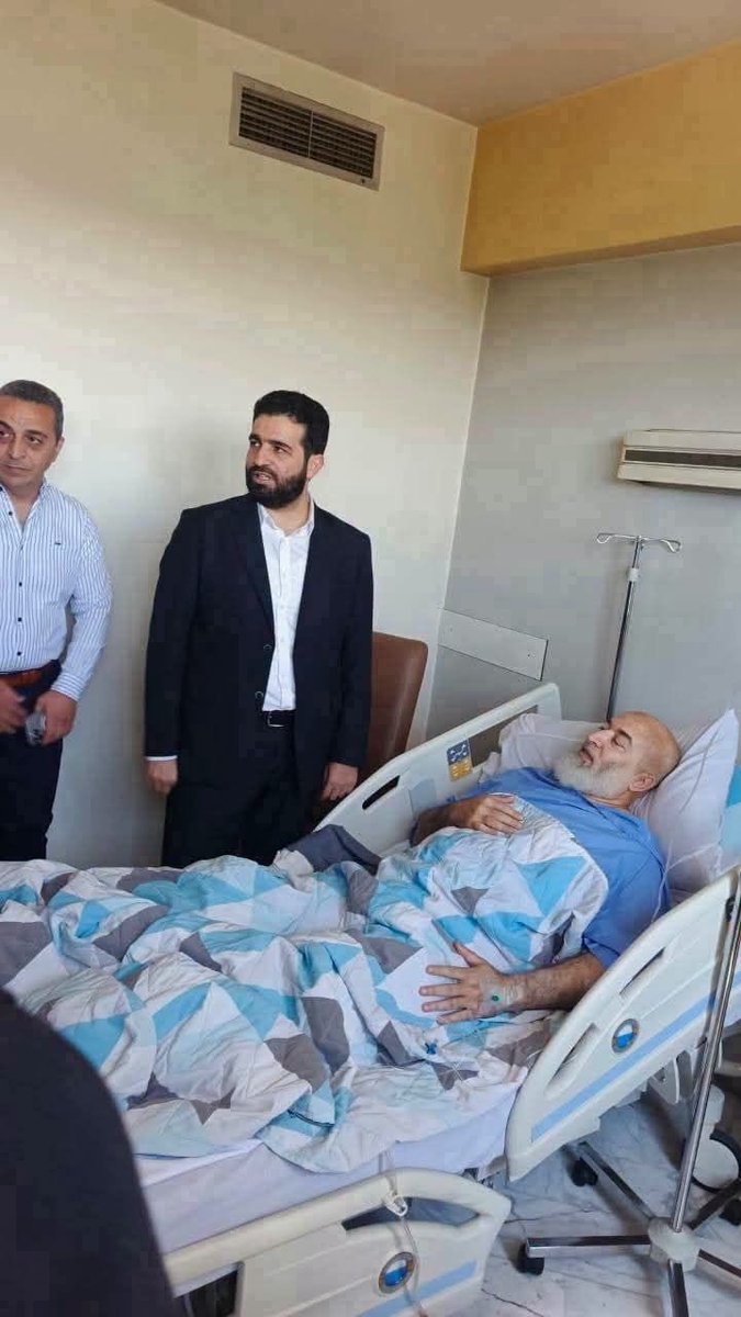 QalaatAlMudiq's tweet photo. The Deputy Tourism minister is among the 18 wounded in today's terror attack in #Damascus. 

The twin explosions occurred outside the security perimeter established for Macron's visit and in the vicinity of the Ministry of Tourism, close to the 4 Seasons Hotel. https://t.co/TZ2I1wV6FI