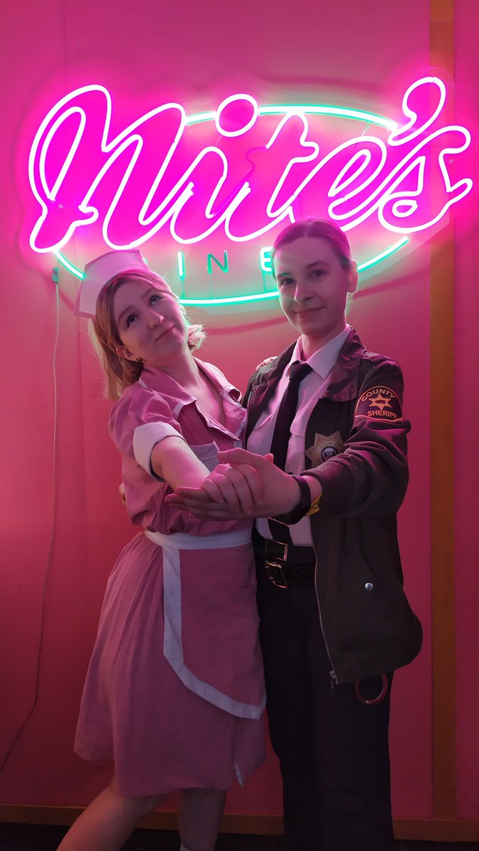 why_not_if_I_ca's tweet photo. Бонус из закусочной 🥰
#alanwakecosplay #alanwake https://t.co/kFe6MfWeGo
