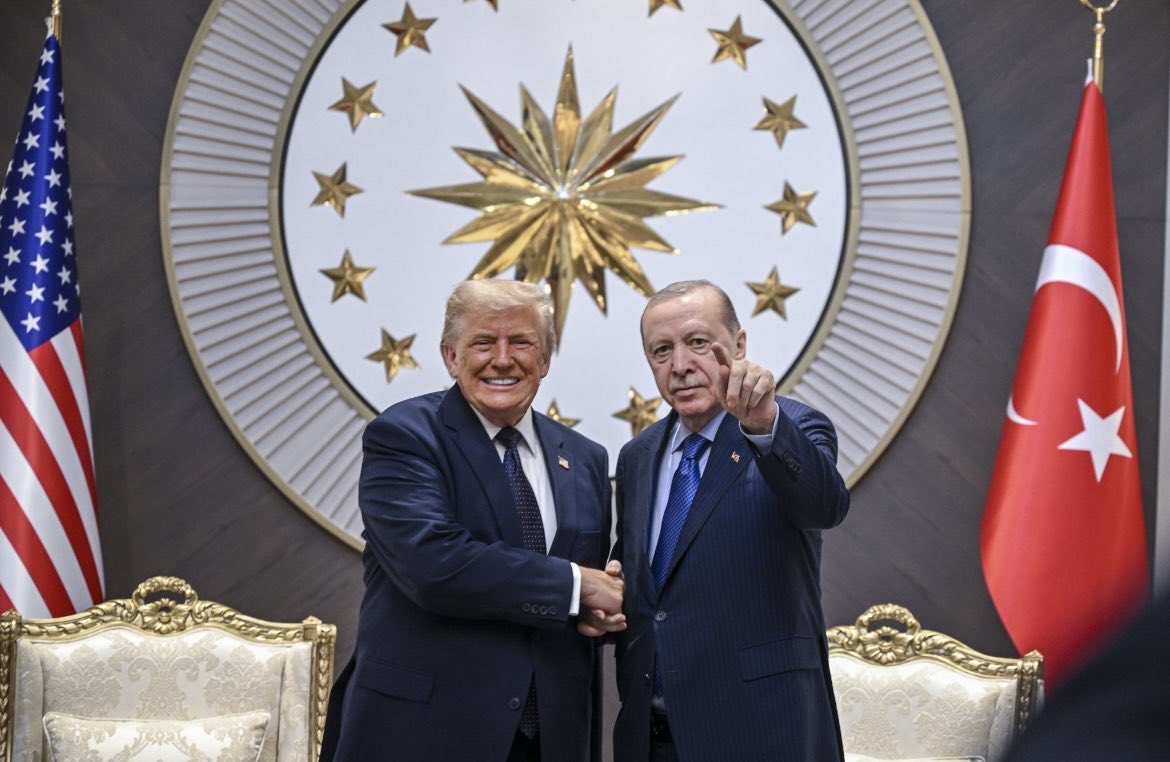 AynurBasmann's tweet photo. Donald Trump:

"Türkiye'ye yönelik ambargoları kaldırıyoruz." https://t.co/UAfCiIxY07