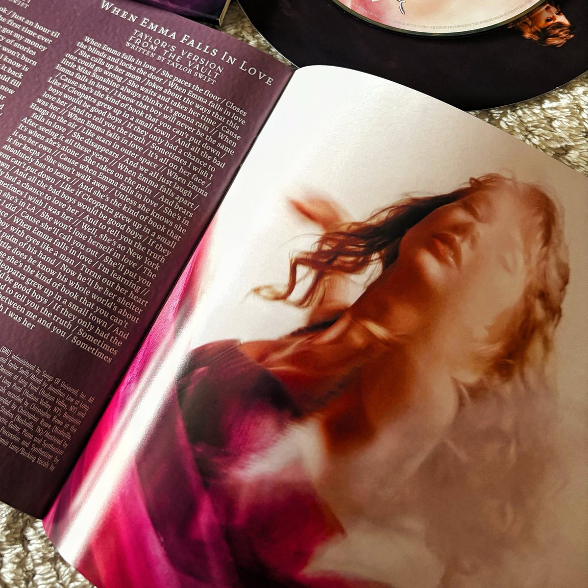 belovederas's tweet photo. happy 3 years of speak now tv to this relic in my collection 💜 @taylornation13 #3YearsofSpeakNowTV #3YearsofSpeakNowTaylorsVersion https://t.co/k53BLiQbIo