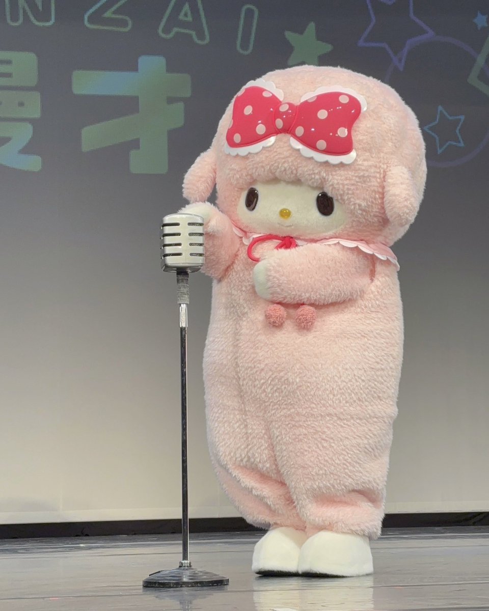 pamepamekyun's tweet photo. マイクチェックをするピアノちゃん🎤🐑 https://t.co/mz5uqrDyrI