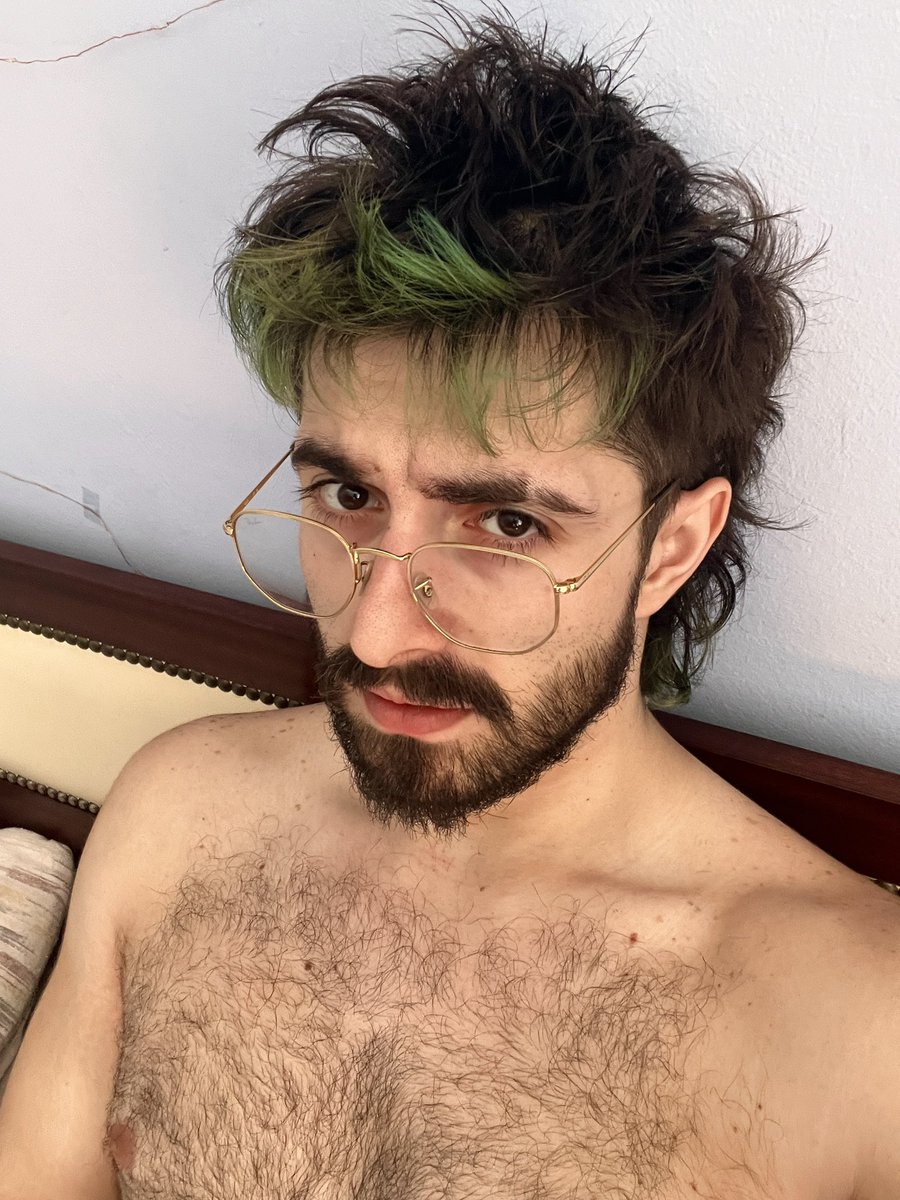 giovs tweet media