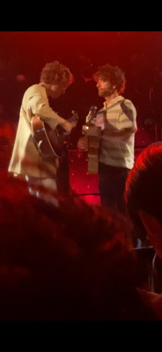 ringmine25's tweet photo. Kings of Convenience Japan Tour 7 July 2026 @ Osaka Umeda Club Quattro
我が体調絶不調‥アグレッシブなLiveにも追いついていけるか不安だったが後半から身体も少しマシになってきて、無茶苦茶楽しめた❗️今度はいつ来日してくれるだろうか‥
#KOC #kingsofconvenience https://t.co/yk0bqfnt3u