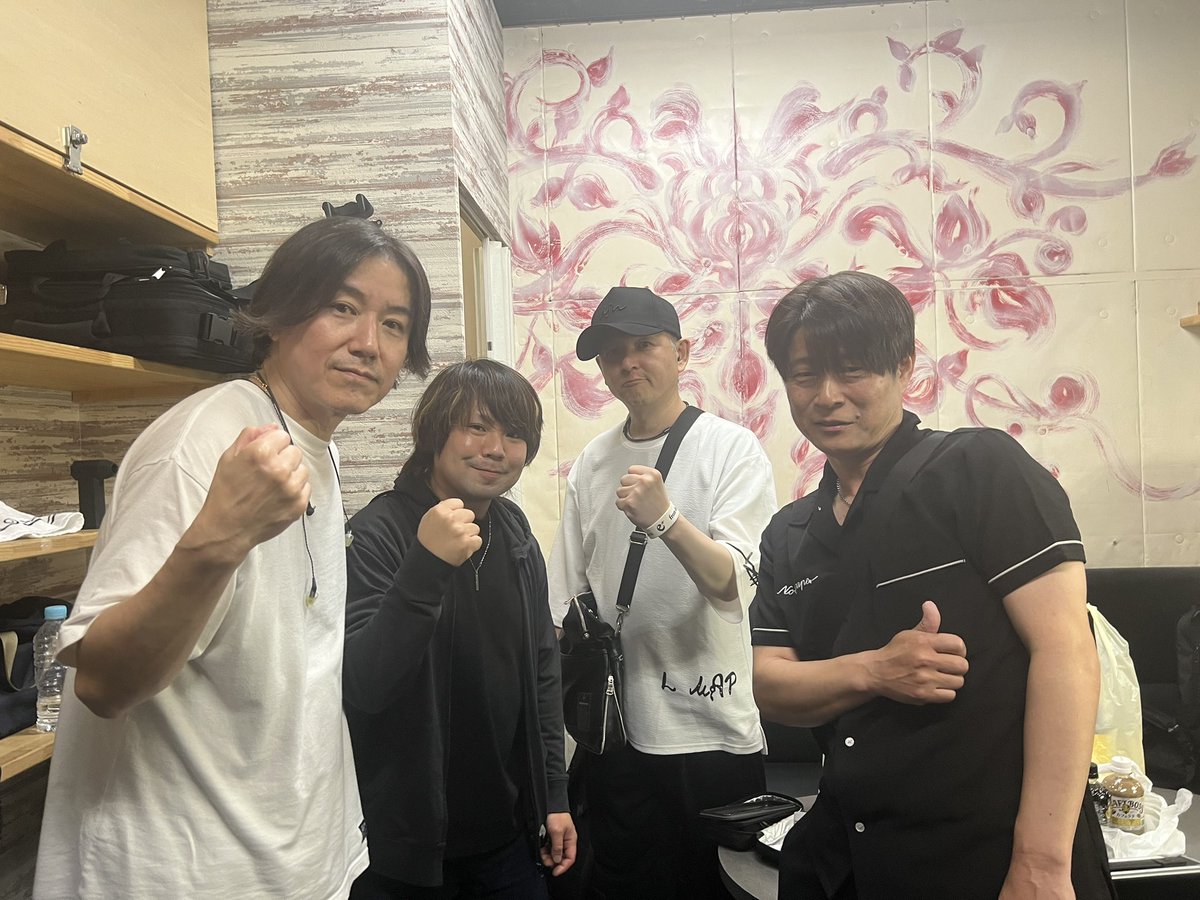 nyamonyamocom's tweet photo. 2026.7.7 #crazymonkey
PAMさんと対バンでした!
高橋さんが叩くドラムは高校時代から大好きでめちゃくちゃ最高だった!
高校時代ELLEGARDENのコピーバンドやってた自分にとって嬉しいひとときでした!
ありがとうございました!
#PAM
#高橋宏貴 さんと #FAZEBOX https://t.co/BP88twOyui