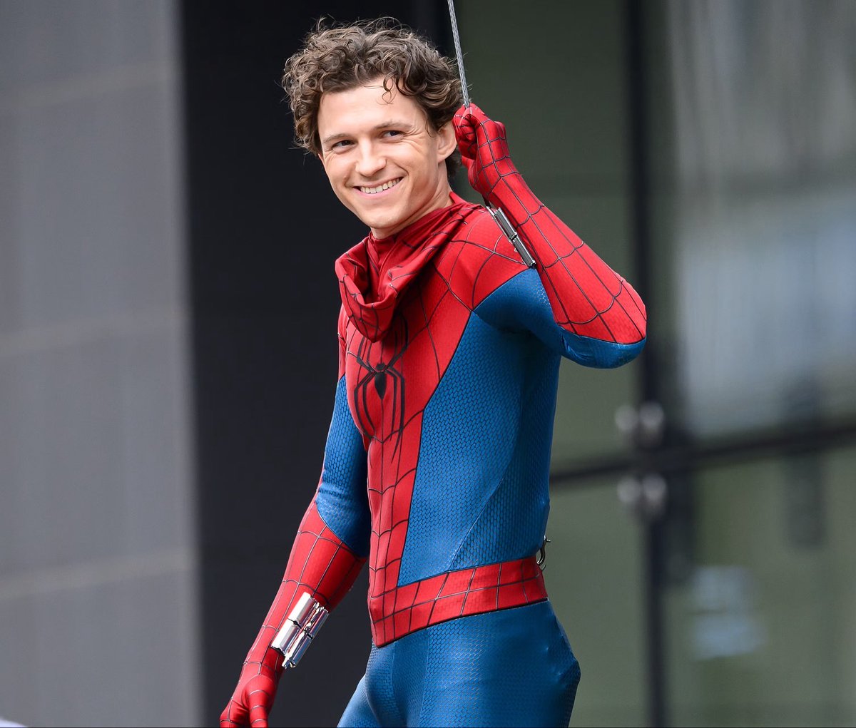 MCUFANLIFE's tweet photo. ✅なぜスパイダーマンがこんなに人気なのか⁉️トムホが回答‼️

トムホ「若い子供に好きな色を聞いたら、赤か青が多いでしょ。彼はその両方を持ってるじゃん。」

(via: https://t.co/QMpBDv8v93) https://t.co/o3nX2O62Fb