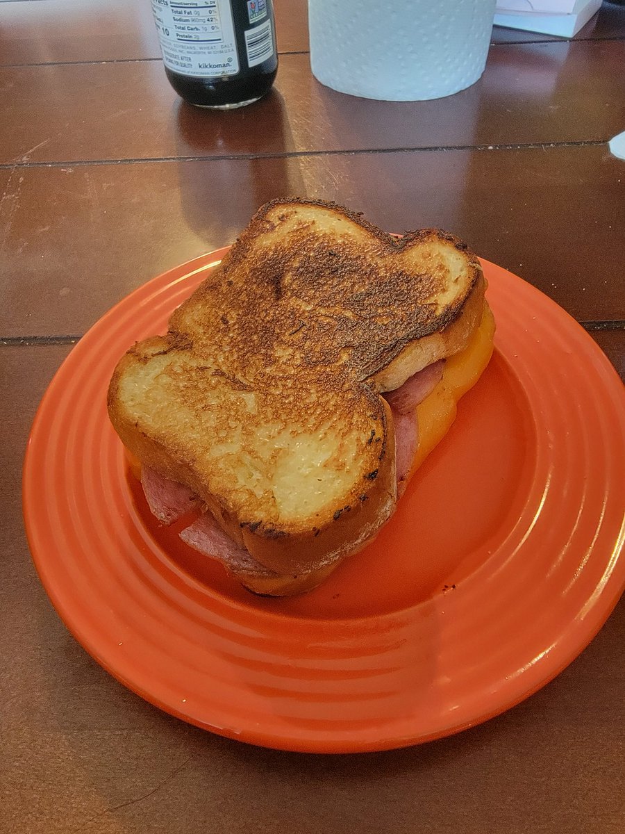 TrixiMoan's tweet photo. I'd say I'm getting a wee bit better at grilled cheese hehehe https://t.co/sGoFeI2P6J