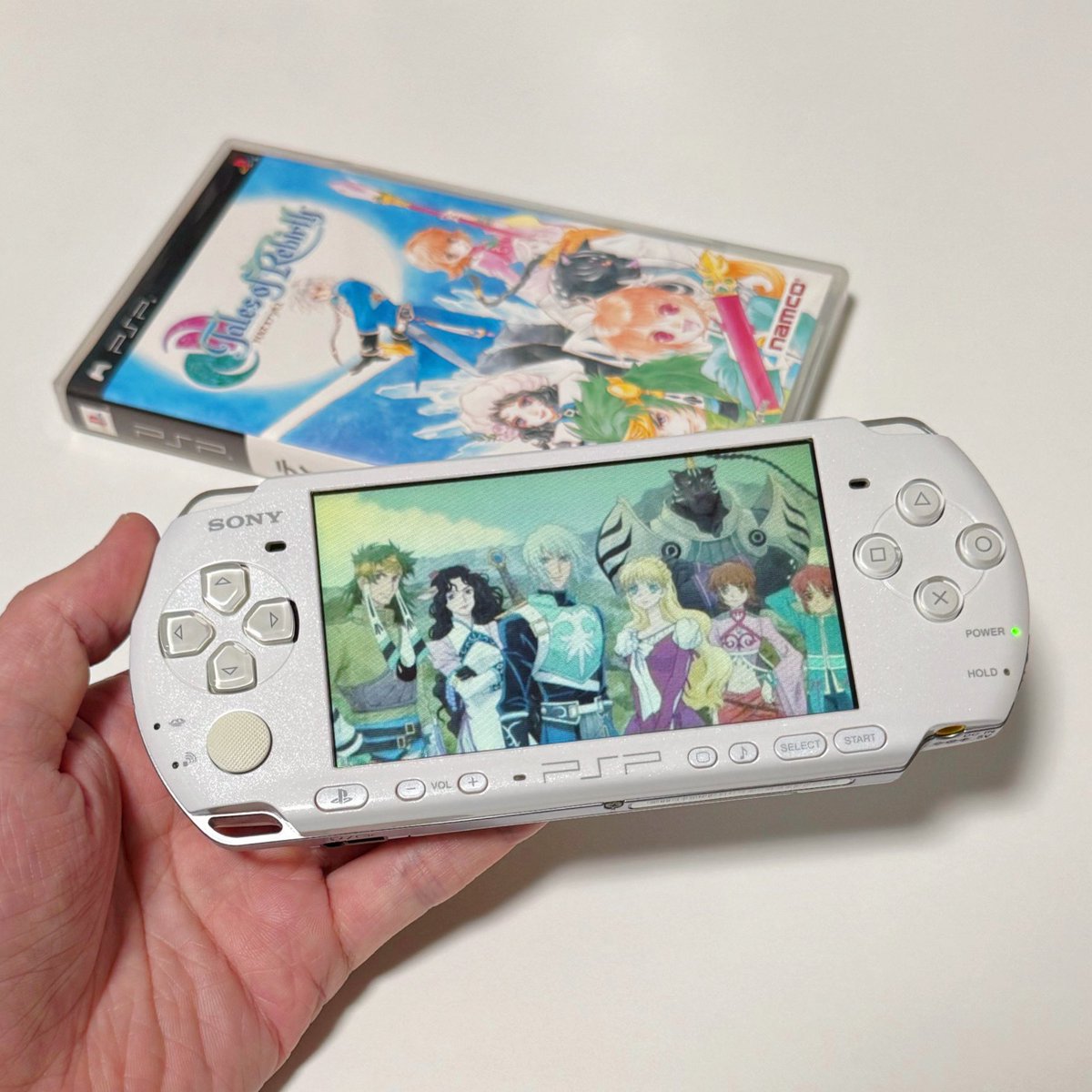 RozeDepami1085's tweet photo. 神のゲーム機やな https://t.co/WazadToaYa