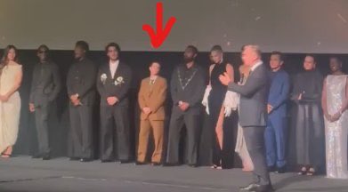 TonyTruant01's tweet photo. On a parlé d’Hélène… mais on a pas encore parlé d’Achille!!

Le plus grand guerrier grec, le héros dont la colère change le cours de la guerre… joué par une nana de 1m55 qui se prend pour un mec.

Hélène qui squatte le mythe par ressentiment.

Achille qui squatte le mythe par idéologie.
Le vandalisme continue.

Et cette fois, ils s’attaquent même à la virilité fondatrice de l’Occident.

#LeDuc