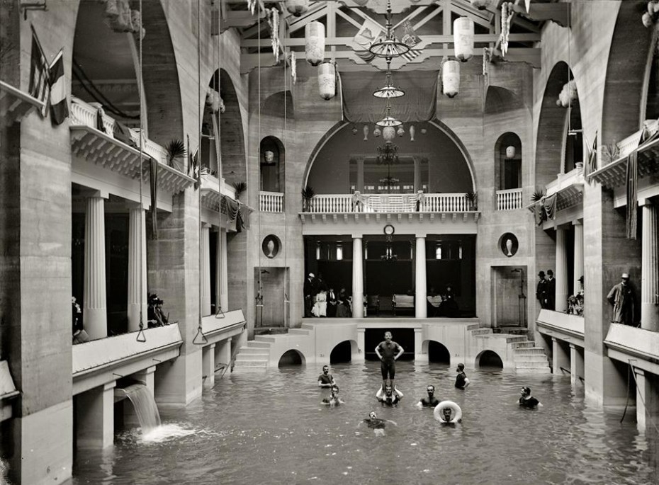 wikivictorian's tweet photo. Bathing pool in Hotel Alcazar, in St Augustine, Florida. Photographed in 1889. https://t.co/jDksa0mbqm