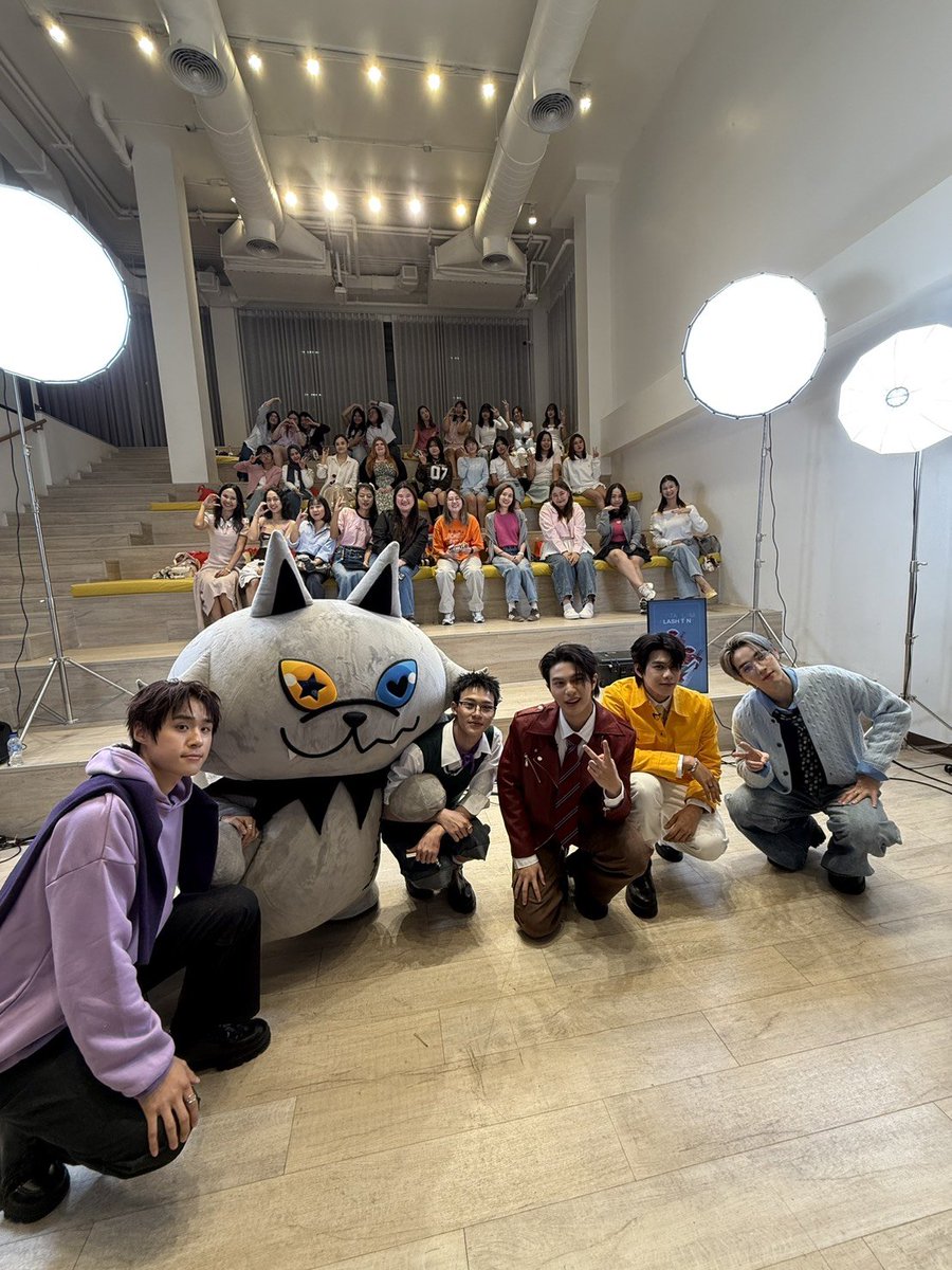 _LYKYOU's tweet photo. ครบทีมคับโบร๋ อ่าวู้ววว 🐺
#SmootoxLYKN
#LYKYOU https://t.co/zxsAsrzHZV