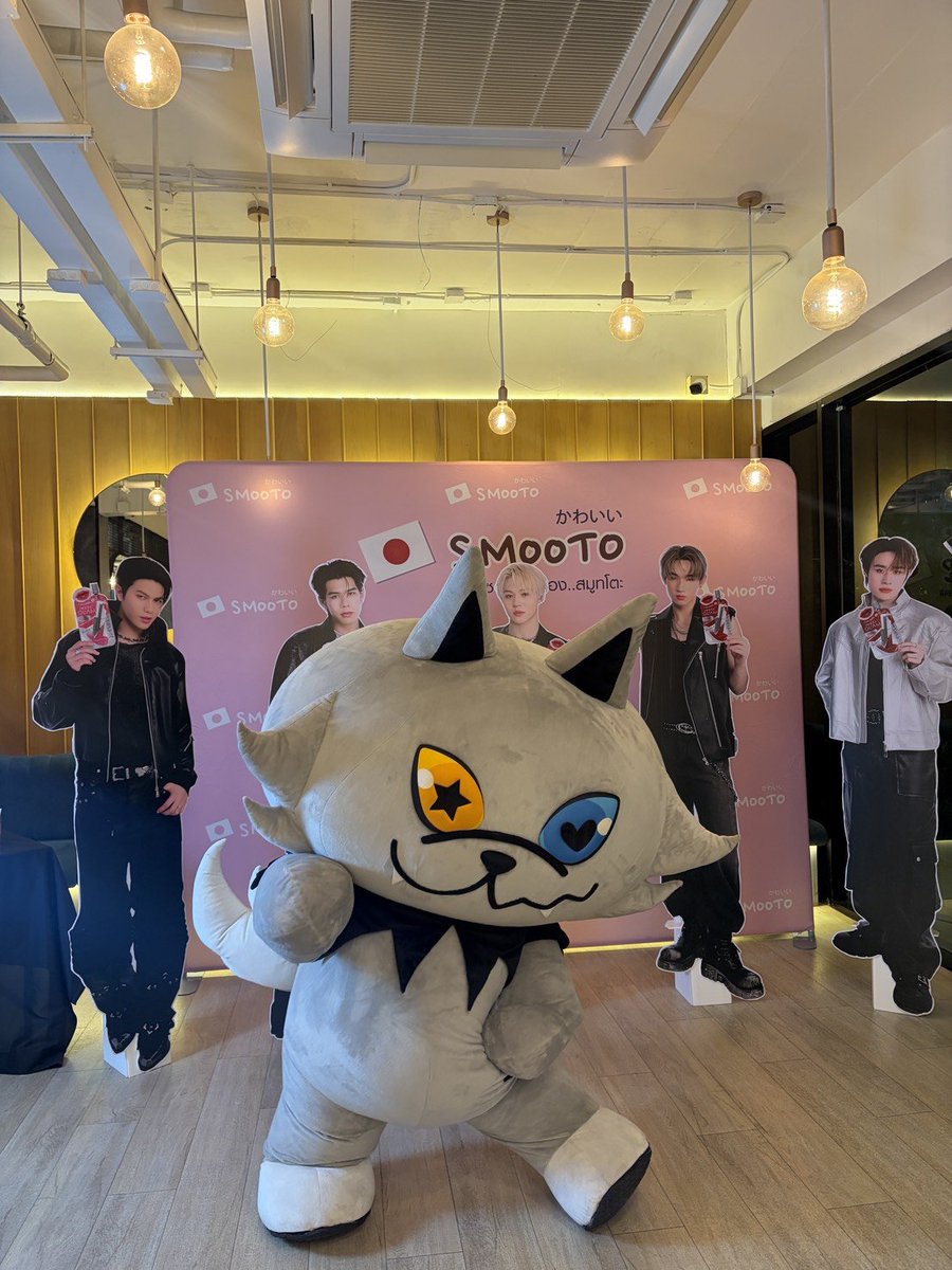 _LYKYOU's tweet photo. ครบทีมคับโบร๋ อ่าวู้ววว 🐺
#SmootoxLYKN
#LYKYOU https://t.co/zxsAsrzHZV