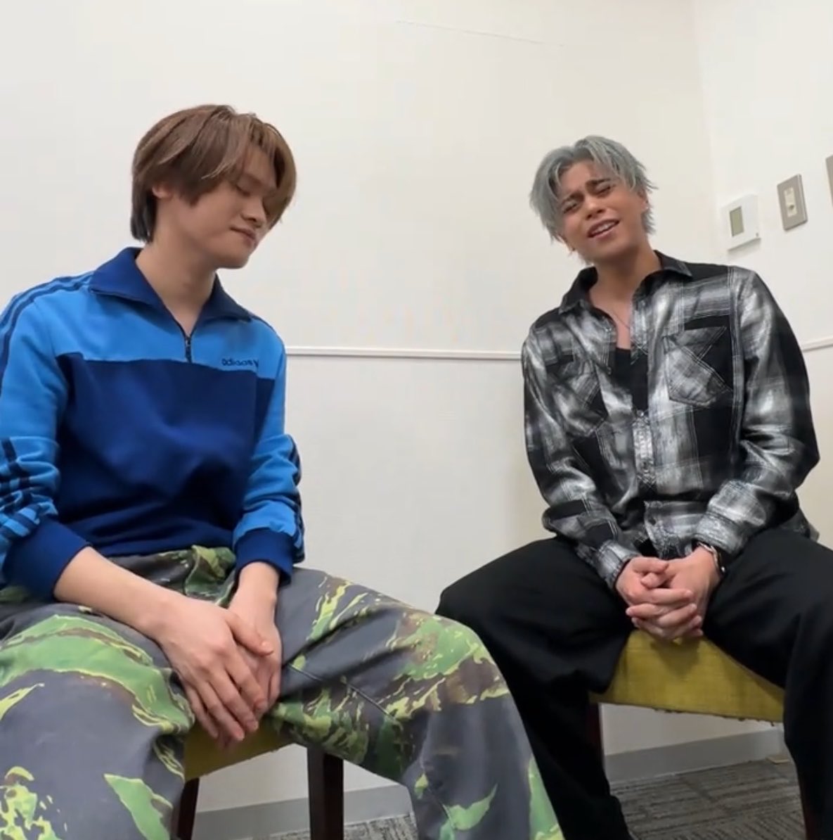 mmy_rh's tweet photo. 歌うレイちゃんに投げかける優しい目線
からの目を閉じ歌に耳を傾けるこの感じとっても良い https://t.co/XYhszu0FIM