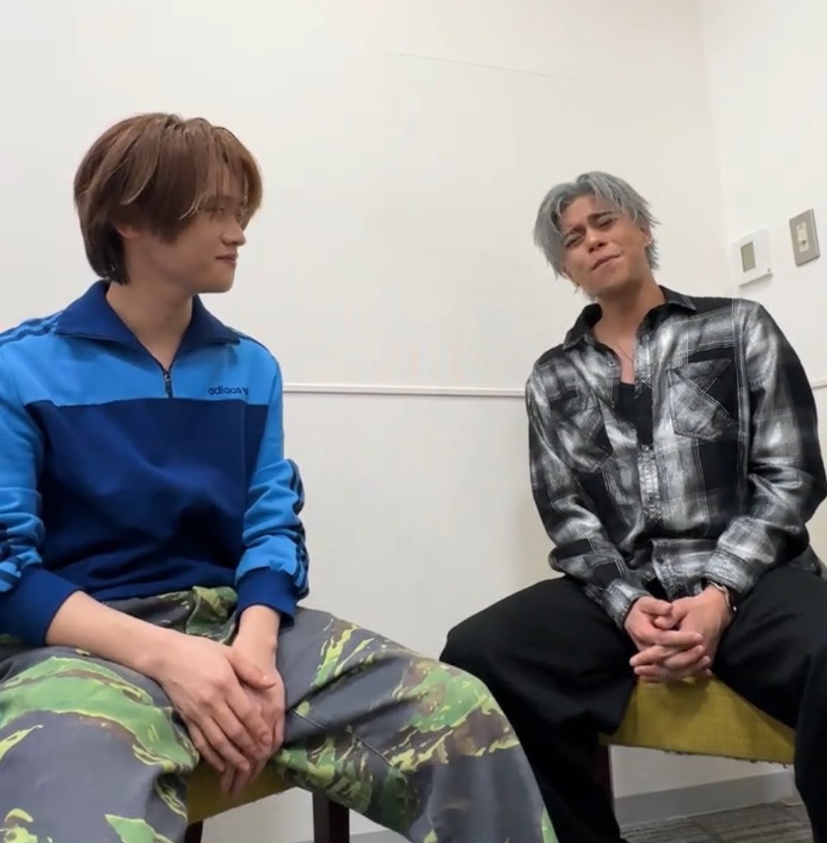 mmy_rh's tweet photo. 歌うレイちゃんに投げかける優しい目線
からの目を閉じ歌に耳を傾けるこの感じとっても良い https://t.co/XYhszu0FIM