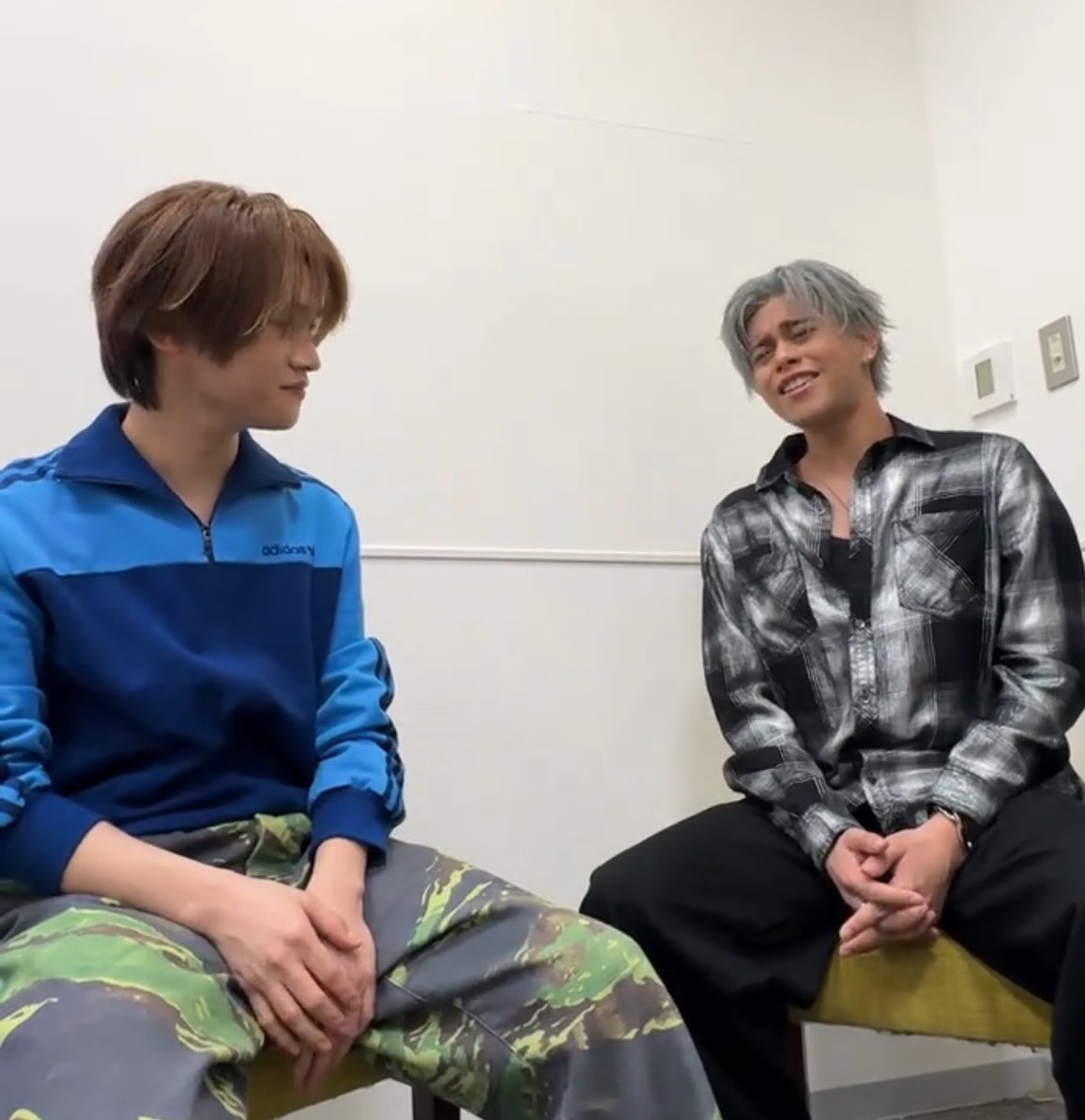 mmy_rh's tweet photo. 歌うレイちゃんに投げかける優しい目線
からの目を閉じ歌に耳を傾けるこの感じとっても良い https://t.co/XYhszu0FIM