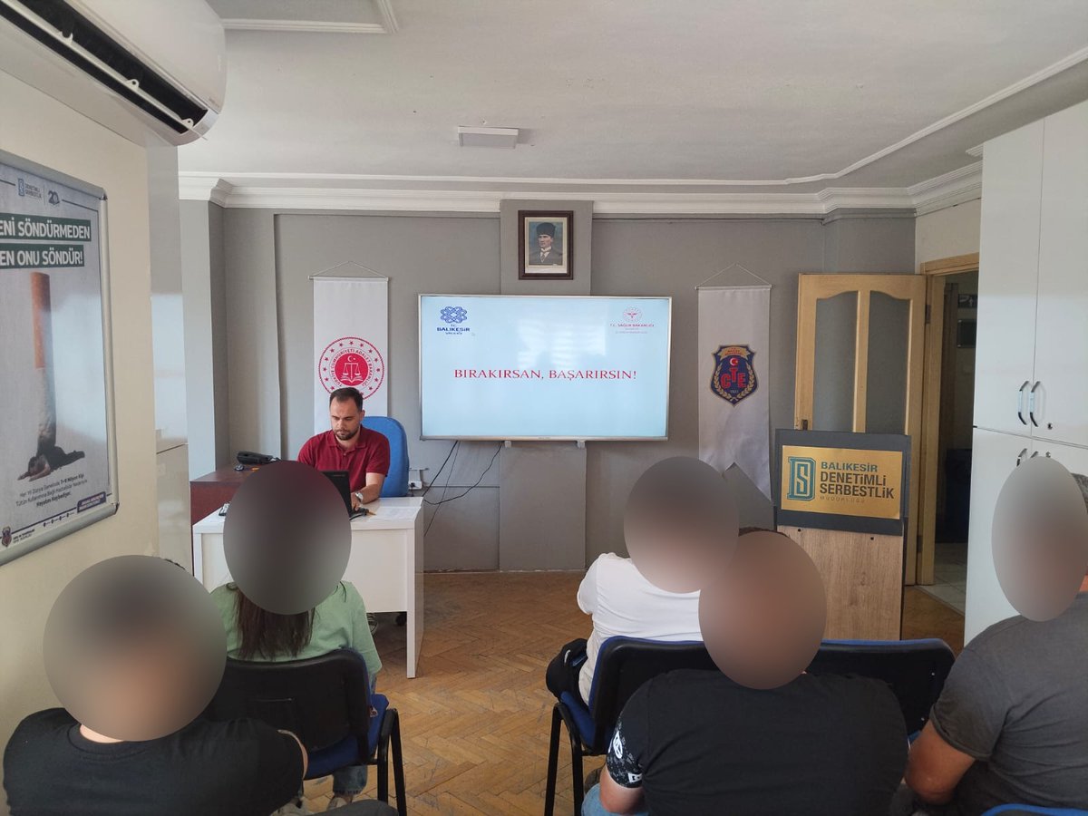 BalikesirDSM's tweet photo. Müdürlüğümüzce takibi yapılan yükümlülere eğitim ve iyileştirme faaliyetleri kapsamında Balıkesir İl Sağlık Müdürlüğü tarafından Madde Bağımlılığı semineri verilmiştir.  @adalet_bakanlik @ctekurumsal @balikesirism @TuncayBAKIR_10 https://t.co/B4NRE5FpgV