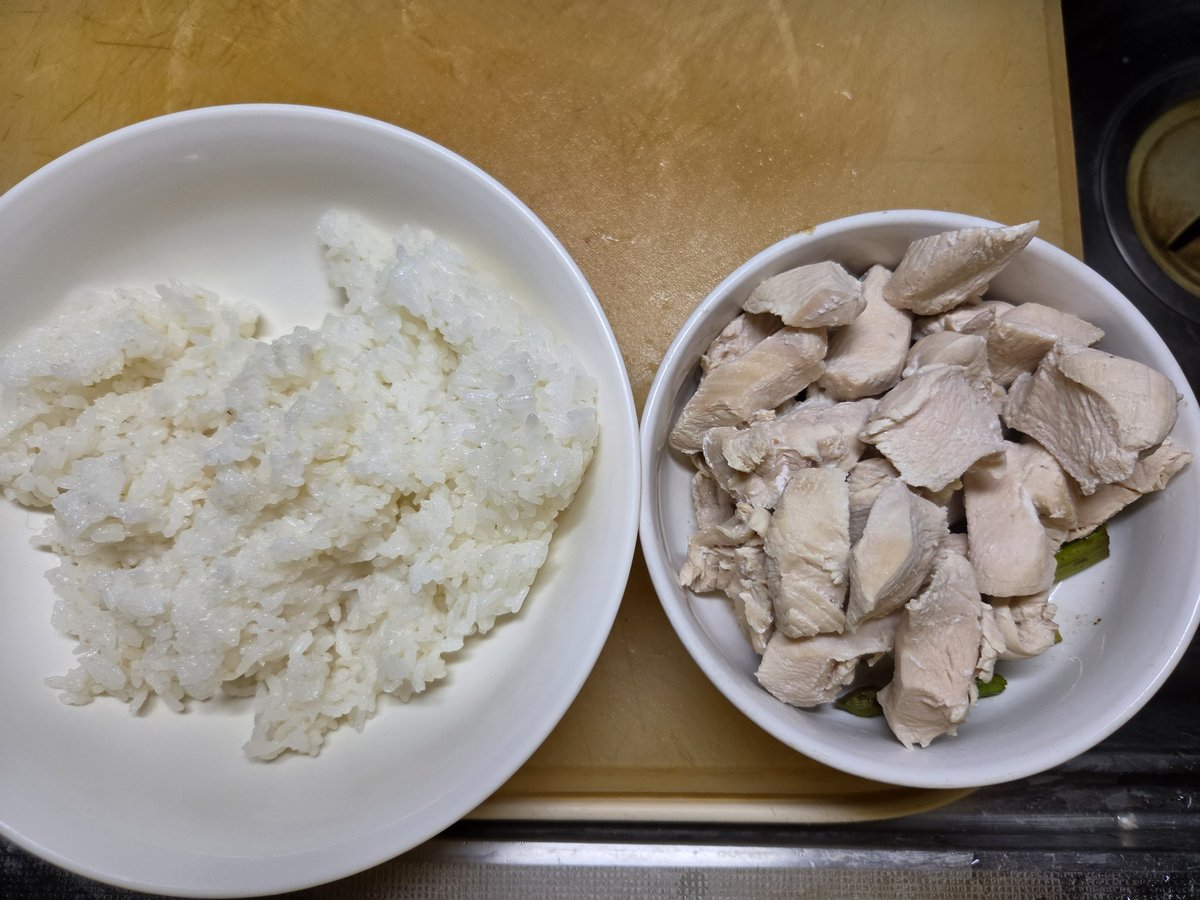 zendeikiru's tweet photo. 腕の日！
朝撮り忘れた
米250g　卵3個　納豆1パック
ジャガイモ 300g 牛赤身250g
米350g　鶏胸肉　350g
トレーニング前　プロテイン40g
米250g 鶏胸肉　200g 納豆1パック

#ボディビル
#ジュラシックカップ
#ダイエット　#減量食 https://t.co/MpZ6PKwmKE