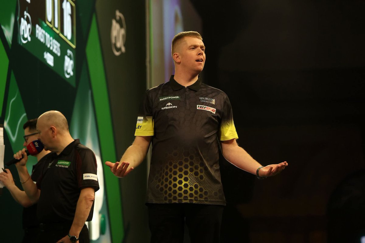 MDAevents's tweet photo. PDC PLAYERS CHAMPIONSHIP 24
ROUND ONE

🏴󠁧󠁢󠁥󠁮󠁧󠁿STEPHEN BURTON6️⃣-1️⃣Tavis Dudeney🏴󠁧󠁢󠁥󠁮󠁧

Bertie starts with a routine win in Leicester, moving into round two, where Niels Zonneveld will await. https://t.co/12VbuxFcTL