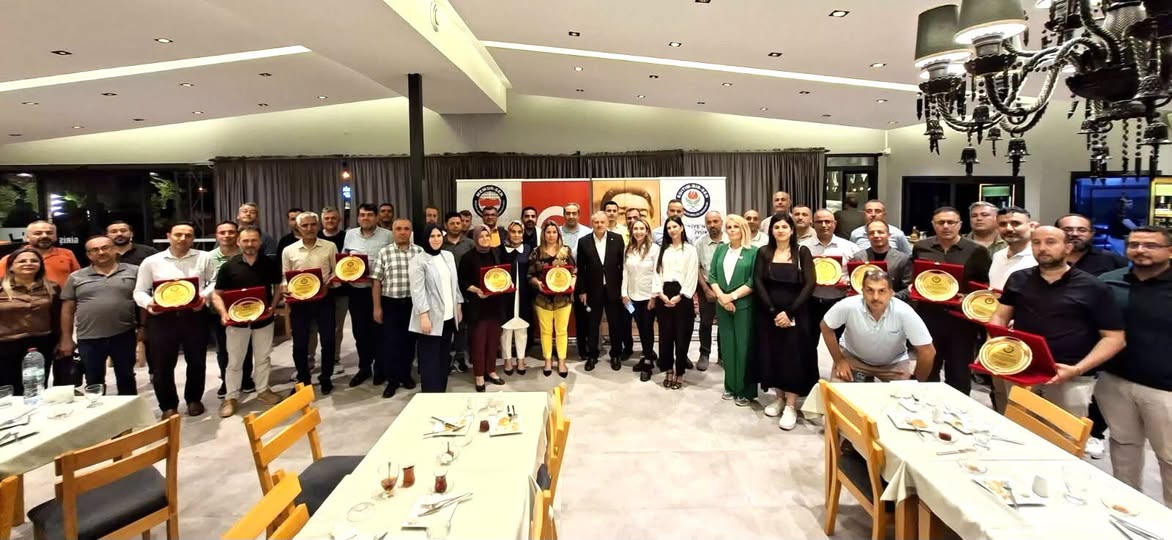 hatay_mesale's tweet photo. BAYRAKDAR: KUTSAL DEĞERLER ORTAK PAYDAMIZDIR
@smailBayrakdar9 

Haberin Linki⬇️
https://t.co/SGafEt8WTX https://t.co/SWDIxzcBSQ