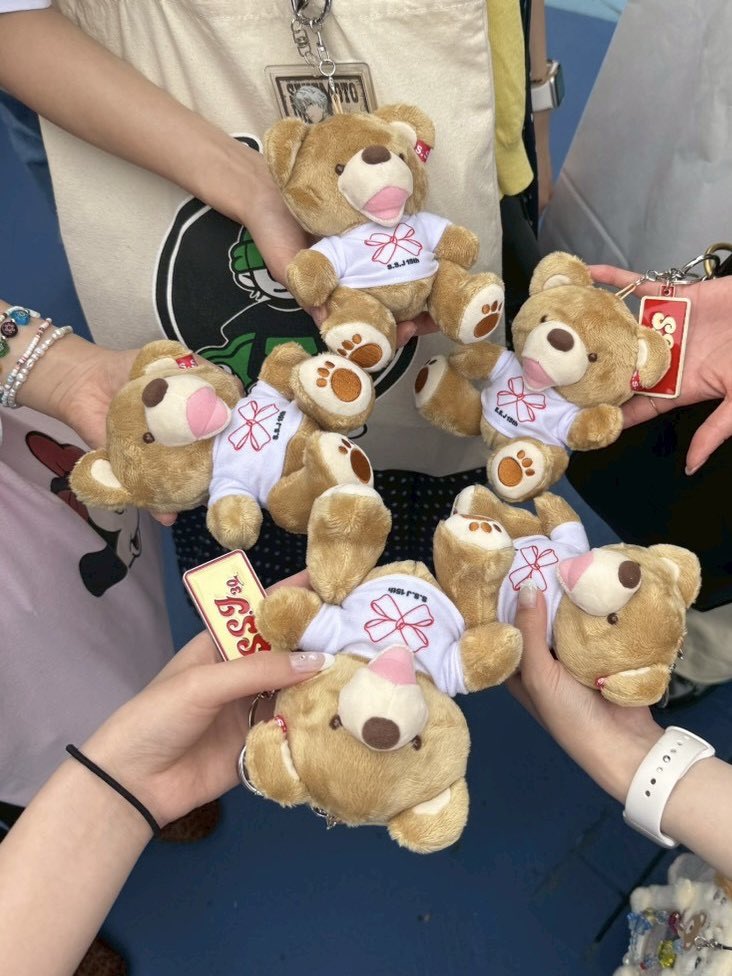 0305_chii's tweet photo. 淳くんが頑張ってて大変なのにファンのこといつも考えてくれてるの見ると
私の悩みとかキツさってちっぽけだな〜と思うから
本当に元気もらえるしモチベ高まる🧸

だからファンやめられないしこれからも応援し続けるよ！！ありがとう大好き💖
また会えるの楽しみに頑張ろ٩( ᐛ )و https://t.co/n1xLwjERO0