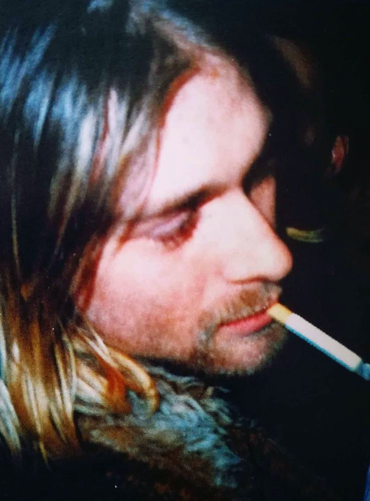 hourly kurt cobain tweet media