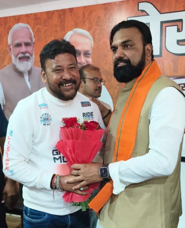 prabhakarjourno's tweet photo. कौन हैं अभिषेक कुमार ??

भाजपा ने बांकीपुर उपचुनाव से बनाया उम्मीदवार।

मुकाबला प्रशांत किशोर और रेखा गुप्ता से।
42 वर्षीय, 1999 से भाजपा से जुड़े।
वर्तमान में भाजपा युवा मोर्चा के प्रदेश उपाध्यक्ष।
पूर्व पटना महानगर युवा मोर्चा अध्यक्ष।
26 साल का संगठनात्मक अनुभव।
भाजपा का युवा और जमीनी कार्यकर्ता चेहरा।

पार्टी ने कई बड़े नामों की जगह युवा नेतृत्व पर जताया भरोसा।

#Bankipur #BJP #BiharPolitics #AbhishekBunty #PrashantKishor #BiharByElection