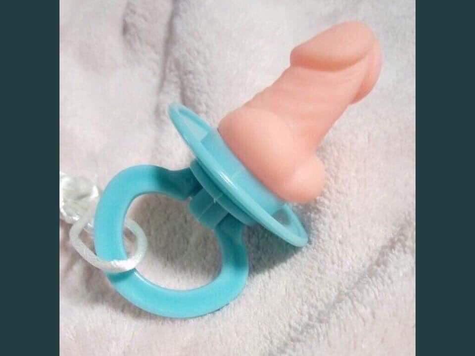 yallahpocinki's tweet photo. @NoaMagid Don't cry, little baby, put it in your mouth. https://t.co/YE4TfB4Kmg