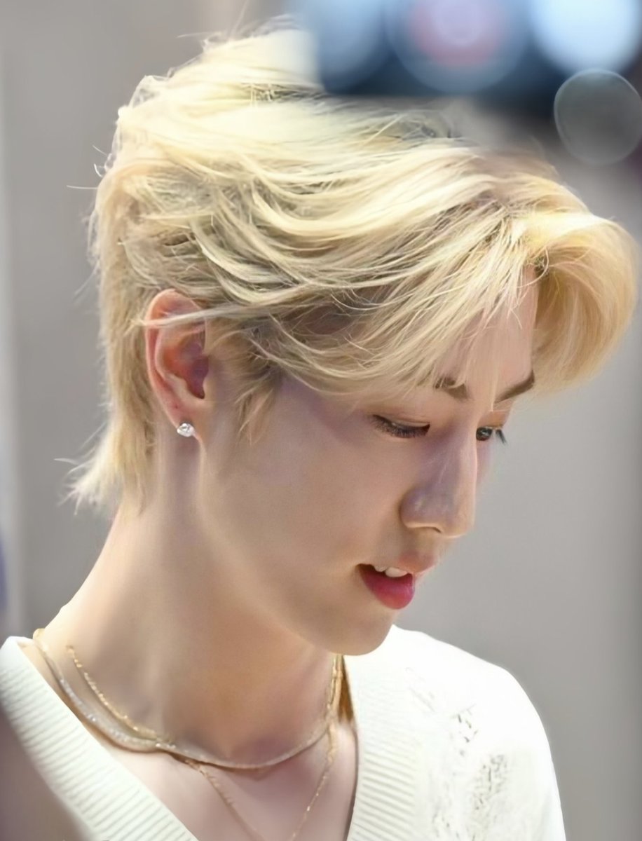 markkie_tuanzy's tweet photo. หล่อแบบ Vibe  องค์เทพลงมาเดินเล่นบนโลกมนุษย์
#MarkTuan https://t.co/uMTiBbBwUG