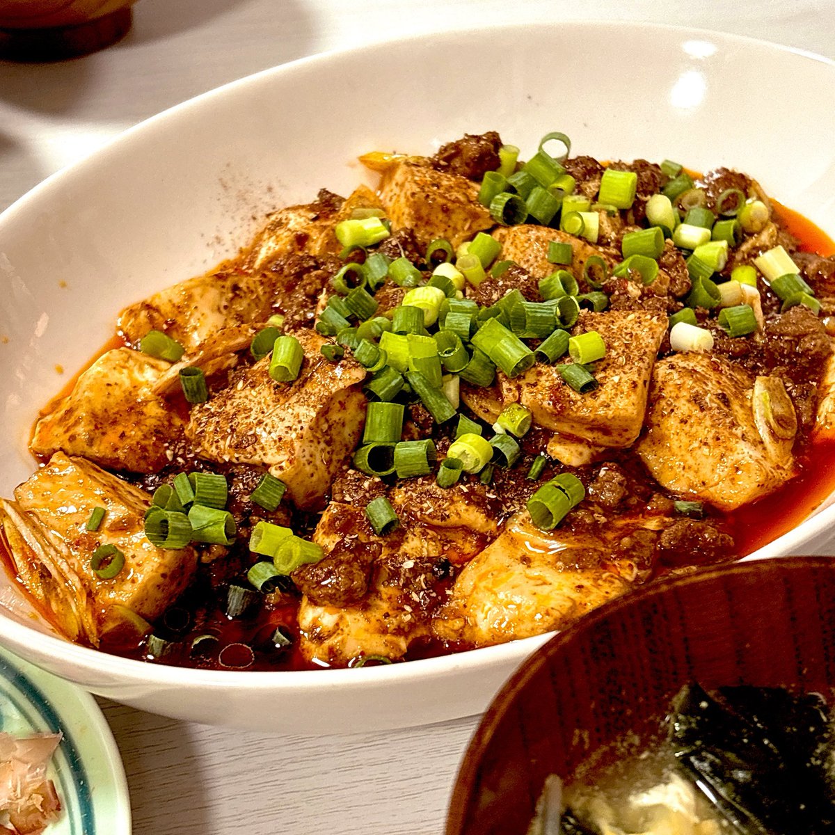 KarinKalimba's tweet photo. みたらし団子、とろっ豆の当たり、麻婆豆腐、アボガド。 https://t.co/YqWbJzFMm7