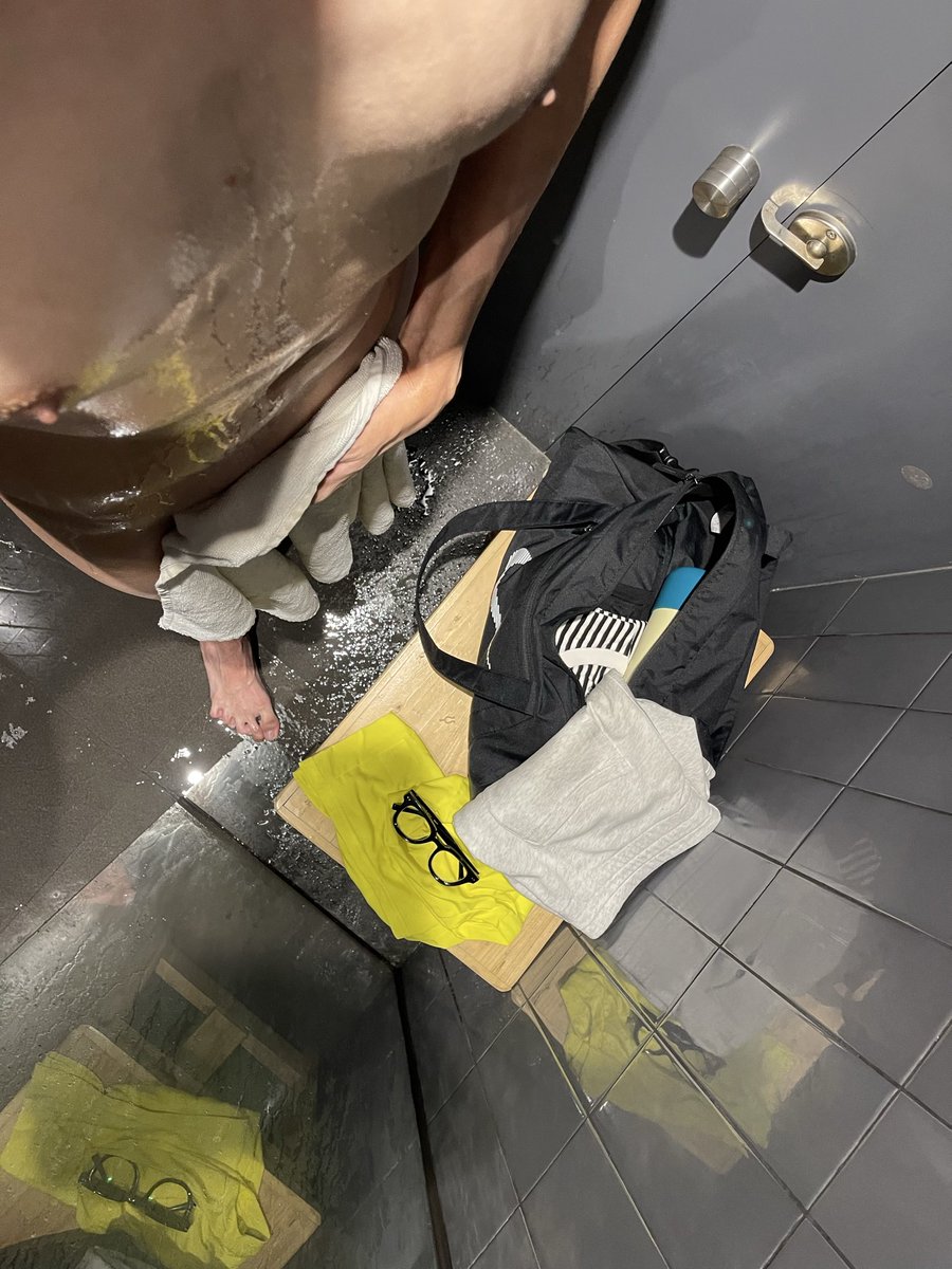 respawnjun's tweet photo. Day 1 jadi morning person. Bangun jam 6, masak bekal, gym sebelum kerja. Produktif sekali bukan? https://t.co/kGQlyOLiNX