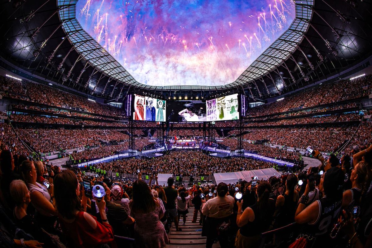 ARIRANGWT's tweet photo. [The Guardian, 5/5⭐️ Review]

‘BTS review – pure joy and astonishing versatility at K-pop titans’ first UK show in seven years’

“It’s a film that comes to mind while watching BTS play their first UK show in seven years, an unbelievably enjoyable spectacle of pyro and panoptical staging, and the purest distillation of what makes a boyband precision-engineered to capture fans’ hearts. BTS are the biggest K-pop group in the world. With more than 40m albums sold, they have a fanbase so fervent it is called the Army.

…No matter how drilled we know K-pop bands to be, BTS’s versatility is still astonishing. The stands literally shake as they thunder through pop-rap crossover Hooligan; the Tame Impala-indebted Like Animals cements their prowess with balladry, soft and floaty enough to feel like it’s being sung directly to each of the 62,000 people in the room. The industrial-level bangers mid-show are a thrilling energy release and the surprise songs that aren’t usual setlist fixtures seem to delight even the band, who grin and sing along to each other’s parts.

The joy onstage is reflected back approximately one million-fold. It reverberates through the wall of screams and the sea of lit-up Bomb sticks. Girls have photos of their favourite members woven into their hair and dangling off handbags. They end on a gentle note, motioning to each other to take out their in-ear monitors to hear fans sing Into the Sun back to them. I started the show ambivalent and by the end I had a favourite member (Jimin) and an urge to learn Korean. I wanted to make them my wallpaper and bump into them at Duck & Waffle. I didn’t even have a Bomb stick so if they were controlling my mind it was through other means. Whatever BTS has, it’s potent.“

#BTS_WORLDTOUR #BTS #BTS_ARİRANG_LONDON #BTS_WORLDTOUR_LONDON #BTS_ARIRANG_WORLDTOUR